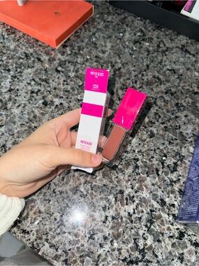 Valentino Puffer Gloss Liquid Lipstick - Nude Shade 122A